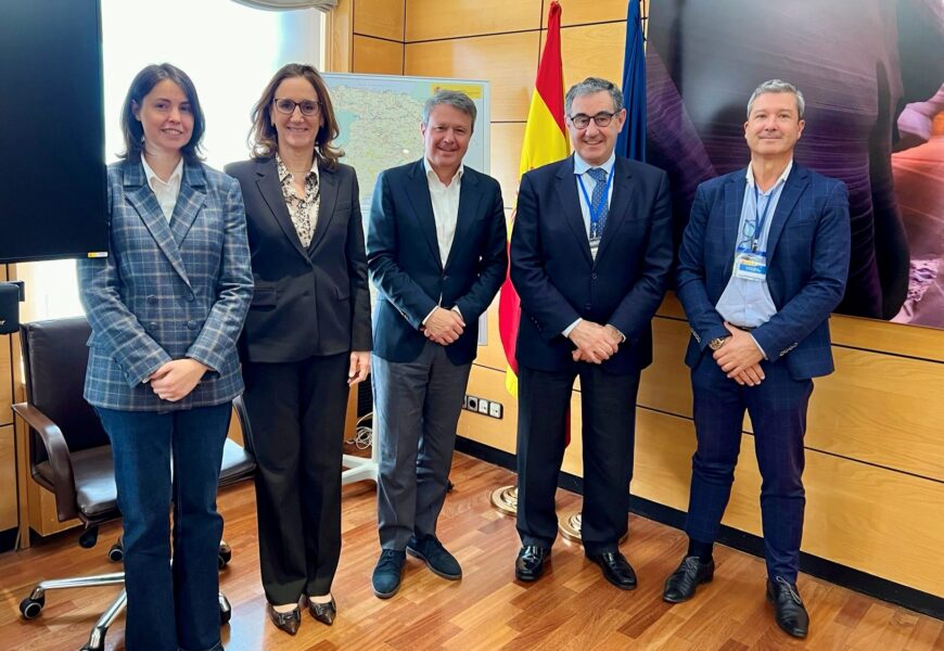 La CETM traslada al Gobierno sus prioridades urgentes y rechaza de forma rotunda nuevos peajes al transporte propuestos por SEOPAN La CETM traslada al Gobierno sus prioridades urgentes y rechaza de forma rotunda nuevos peajes al transporte propuestos por SEOPAN